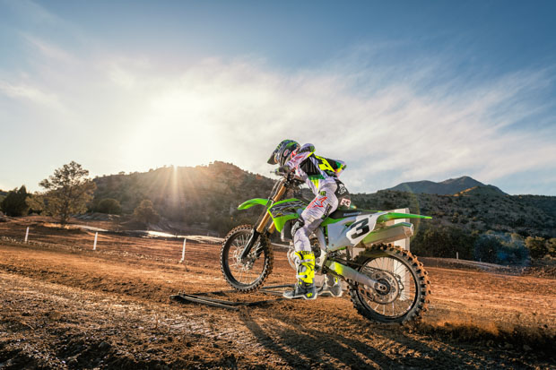 19 kx450 grn action 01 6