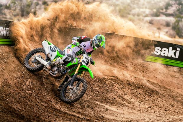 19 kx450 grn action 03 7
